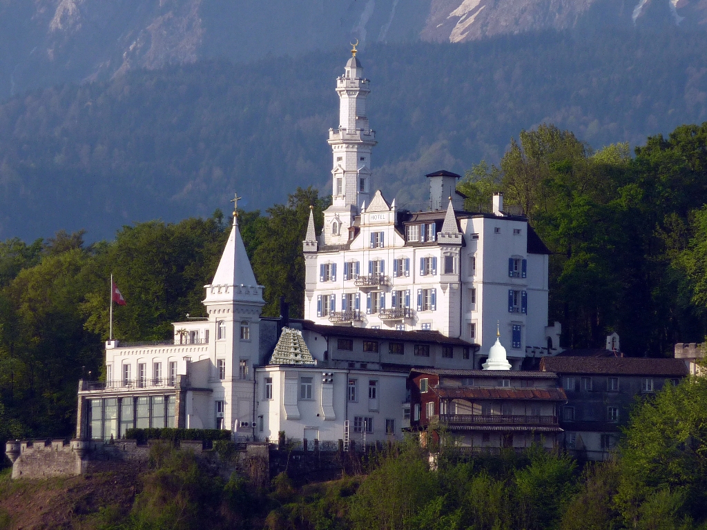 Château Gütsch Luzern als Haus der Religionen